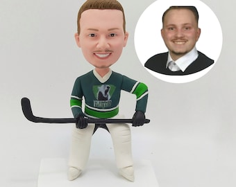 Custom Hockey Player Bobblehead Figurine for Athlete Appreciation and Ice Sports Display Decor