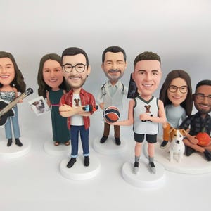 Personalised custom couple bobbleheads, custombobbleheads as souvenirs, anniversary gifts for yourself, happy coupleimage,Christmas gifts