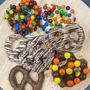Chocolate Covered Pretzels: Gourmet Toppings, Party Favors
