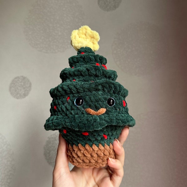 Petite peluche sapin de noël en crochet