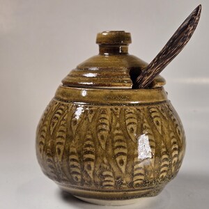 Ceramic sugar jar