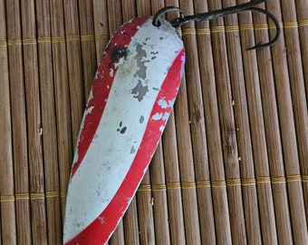 Vintage Daredevil Lure, Spoon, 3 inches, Red & White