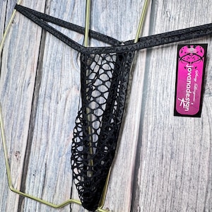 Tanga de red jovanadesign K1 muy estrecho, negro, con agujeros grandes, sin costuras, hecho a mano en el Reino Unido