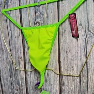 jovanadesign K1 Perizoma da uomo giallo neon con finiture verde neon, senza cuciture, costume da bagno intimo fatto a mano nel Regno Unito