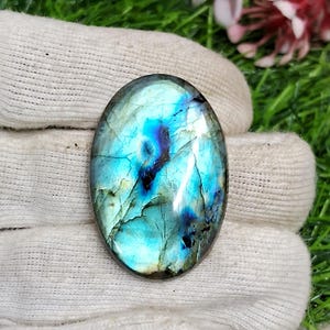 Flashy Labradorite Cabochon: Oval Gemstone for Pendant (37x25x6 mm, 47 Carat)