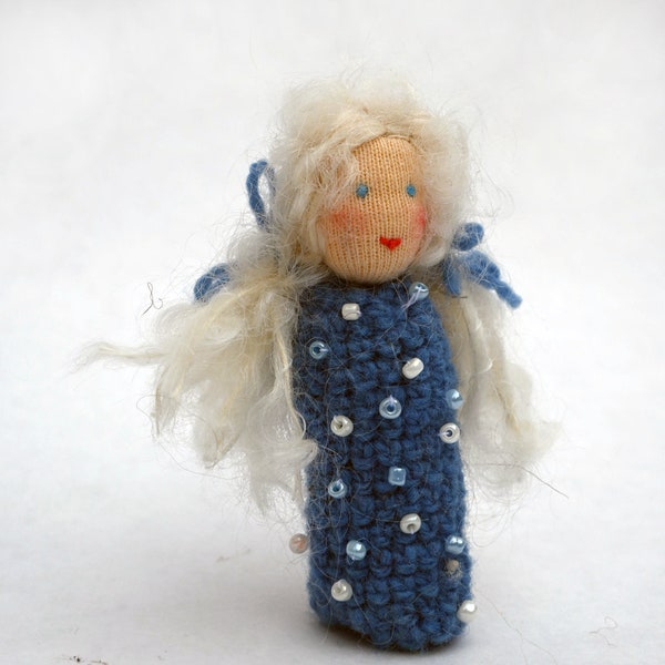 Fingerpüppchen Waldorf Mädchen Blau Glasperlen Art Puppe