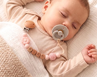 Clip per ciuccio all'uncinetto personalizzata, accessorio per neonati con nome personalizzato, dettaglio floreale in stile boho