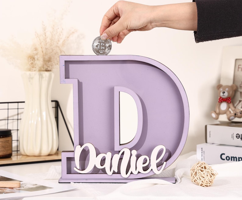 Hucha de madera personalizada con letra: Hucha con nombre personalizado imagen 11
