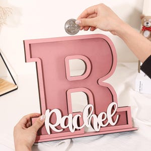 Hucha de madera personalizada con letra: Hucha con nombre personalizado imagen 9