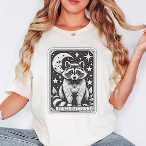 Camiseta de tarot de verano para chica salvaje, divertida camiseta de mapache, camiseta sarcástica de moda, camiseta con gráfico de tarot, regalo divertido de estilo cottagecore