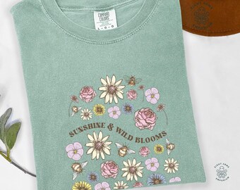 ヴィンテージフラワーTシャツ、コンフォートカラーズ®Tシャツ（自然愛好家へのギフト）、ワイルドフラワーシャツ、コテージコアTシャツ、自然愛好家Tシャツ、ボタニカルトップス