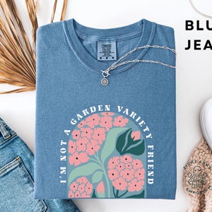 Comfort Colors® Boho Hydrangea Flower Tshirt, Botanical Tee, boho Tee,  Wildflower Shirt Plant Shirt Retro floral T-shirt, Gift for Gardener