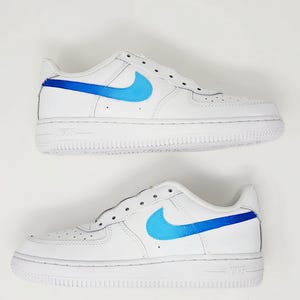 Benutzerdefinierte Nike AF1 Schuhe blau Farbverlauf, auf Bestellung, handgemachtes Geschenk, personalisiertes Geschenk, kundenspezifische Schuhe
