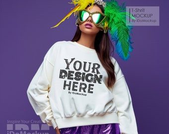 Maqueta de sudadera Mardi Gras, maqueta de sudadera White Gildan 18000, fiesta callejera del festival de máscaras, modelo de mujer con máscara Tema de Mardi Gras Mock up