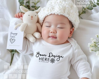 Vit Baby Newborn Onesie Mockup, White Rabbit Skins 4411, Baby Långärmad Body Mockup, Babyshower Mockup, Present Välkommen Nyfödd
