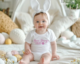 Påsk babybody Mockup, Vit nyfödd babybody Mockup, Vita kaninskinn 4400, Babybody Mockup, Glad påskdag mockup