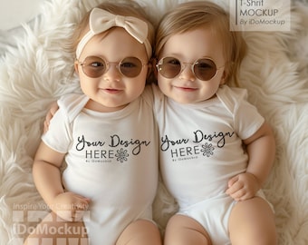Vit babybody för nyfödd, mockup för tvillingpar, White Rabbit skins 4400, mockup för parbody, Babyshowerbody
