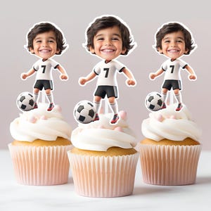 Topper per cupcake con volto personalizzato di giocatore di calcio / Topper per volto personalizzati / Decorazioni per compleanno / Decorazioni per feste personalizzate / Decorazioni per compleanno personalizzate