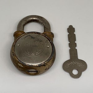 Vintage 101 Padlock with Skeleton Key, Made in USA | Old Working Locks