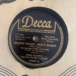 Vintage 1942 Fred Waring Silent Night, Holy Night/O Gathering Clouds 78 RPM, 10&quot; Decca Record (Tested* Some Static)
