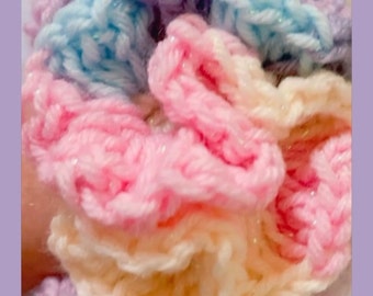 Your hair’s best friend, no damage made with this large Scrunchie.