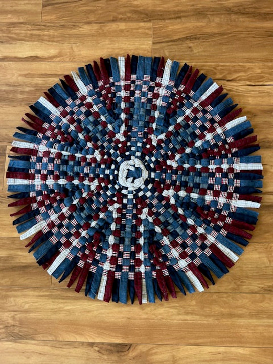 Patriotic Round 26 Inch Wagon Wheel Rug - Etsy