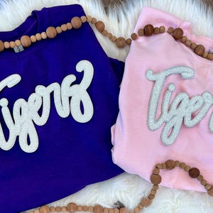 Toppa con tigri in paillettes: 11&quot; di glitter bianco e argento, da stirare, fai da te