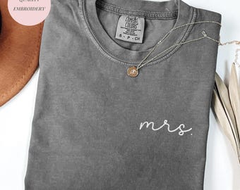 Mrs Shirt Embroidered Mr and Mrs Tees Honeymoon Outfit Bride and Groom Shirt Personalized Mrs Tee Bride Top Engagement Photo Shoot Mrs Shirt