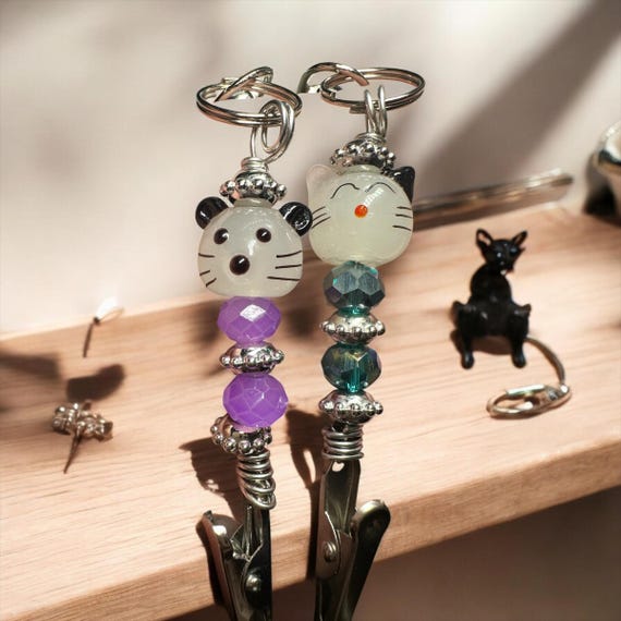 Mini Kitten Crystal ATM Card Clip Keychain – Long Nail helperr | Purr-fect Gift for Cat Lovers, Crystal Accents, Functional & Cute,