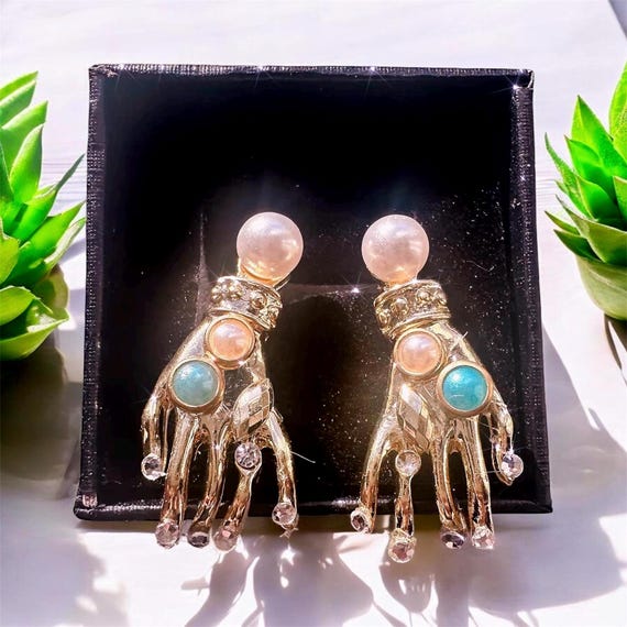 Vintage gold plated hand shaped earrings 14 k gold finish afuax pearl accents rhinestone