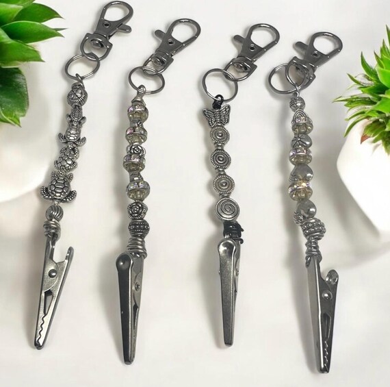 Atm card clip , Mini ,Silver alloy, bracelet helper, multi use clip, bracelet buddy, long nail helper, credit card helper