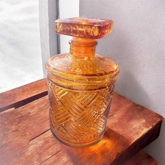 Vintage Amber Glass Decanter Jar with Stopper – Basketweave Pattern Apothecary Style – Mid-Century Barware or Vanity Decor