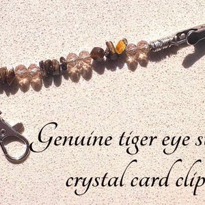 Echte Crystal Chip Stone pinautomaat clip, lange nagel helper, armband helper, sleutelhanger bruine tijgeroog chip stenen