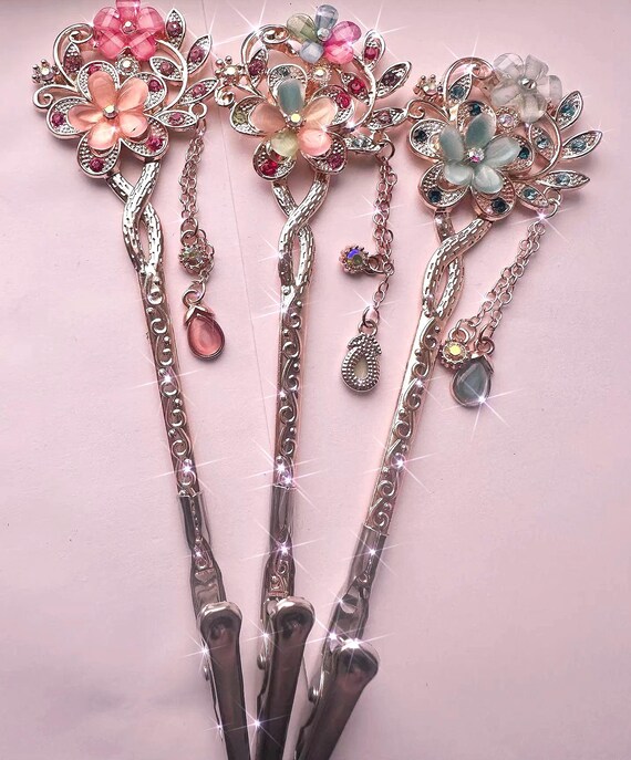 Atm card clip Floral Flower design Rose alloy alligator smokers clip, nail helper , credit card grabber .