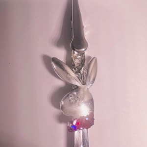 Bunny Bling ATM-kaartgrijper – lange nagelclip met roze edelstenen en zilveren oren, leuk debethulpje