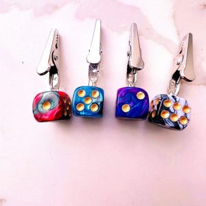 Pince pour carte de distributeur automatique de dés, accessoire de bracelet de 2 pouces, cadeau unique, attrape-cartes pour extracteur de carte de débit, pince pour baguette, assistant pour ongles longs, cadeau pour joueur, porte-clés