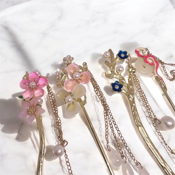 Elegant Floral ATM Card Clip | Long Nail Helper Wand | Cherry Blossom, Tulip & Butterfly Multi-Use Clip