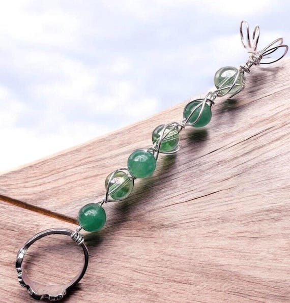 ATM Card Clip wire wrapped jade clip – Long Nail Helper, Green Beaded Debit Grabber, Smoke Clip, Keychain Holder, Spiritual Gift for Her