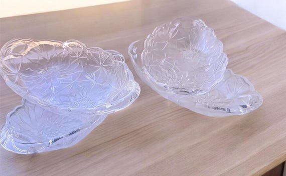 Vintage Clear Pressed Glass Snack Dishes – Set of 4 Matching Floral Scalloped Trays – Elegant Mid-Century Glassware