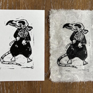 Impression linogravure Pâté de Rolo Critical Role A Spooky Familiar 5 x 7 pouces