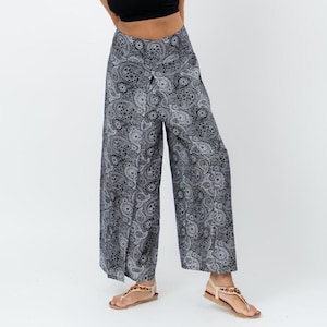 Boho wide leg pant, summer pant, comfy beachwear – Peacock Print Harem Yoga Pants with Smocked Waist for Women, Flowy Lightweight Style
