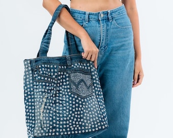 Cabas en denim recyclé brodé à la main : sac à bandoulière bohème