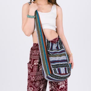 Boho Hippie Umhängetasche, Umhängetasche Naga Weiß, Festival-Ready Reisetasche, handgemachte ethnische Umhängetasche, lässiges Geschenk für Freigeister