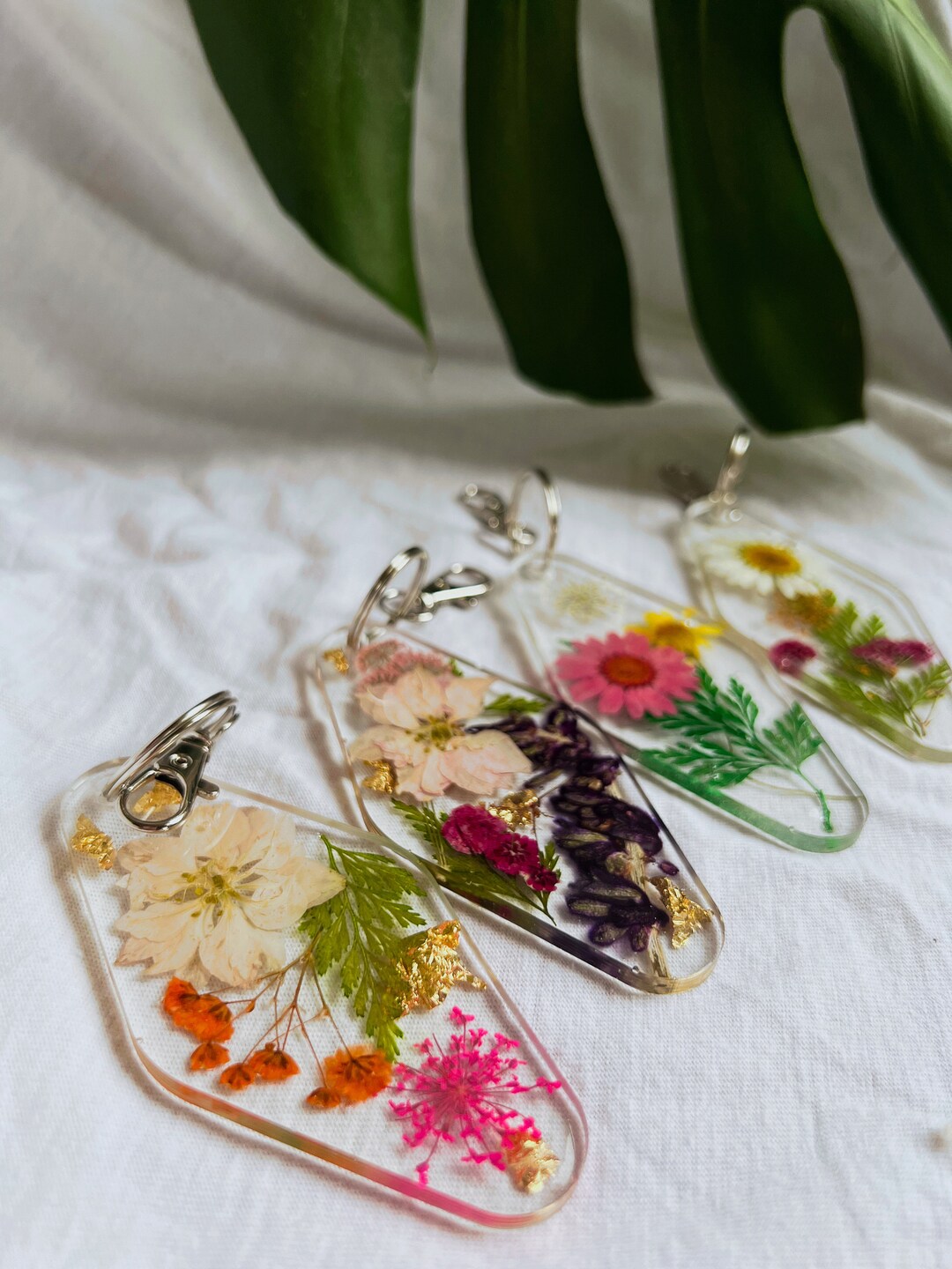 Custom Dried Floral Keychain Customizable Flower Motel Keychain