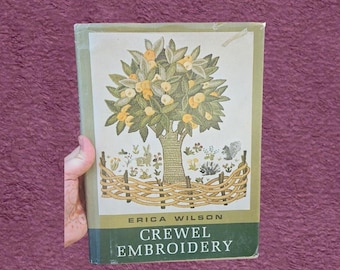 livre de broderie vintage Erica Wilson Crewel | Instructions de fabrication artisanales Cottagecore