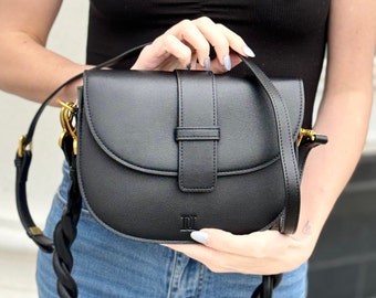 Premium Genuine Leather Saddle Bag for Women | Stylish Cowhide Messenger Bag, Elegant Women's Handbag, Chic leather crossbody