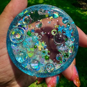 Frutiger Aero Liquid Motion Glitter Sensory Shaker Disk - Dopamine Desk Toy