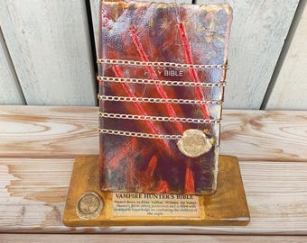 Biblia del cazador de vampiros usada