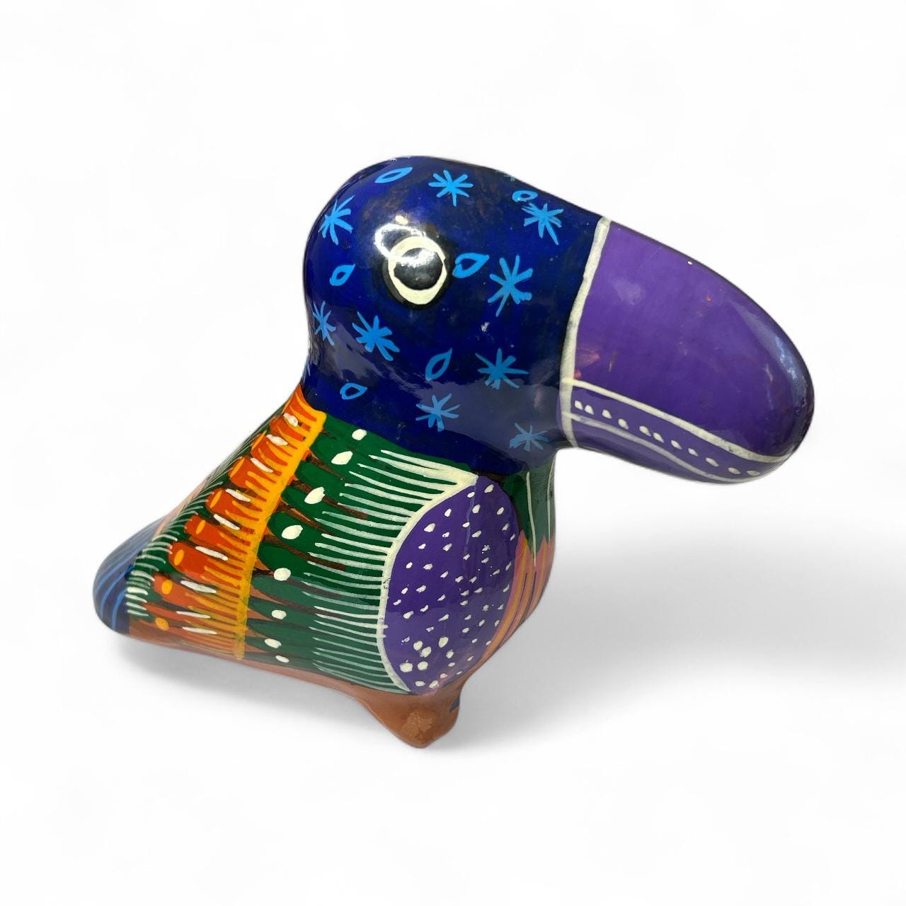 メキシコの民芸品、レッドウェアの手描きの青いオオハシの鳥の置物