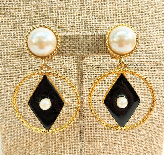 1980s runway style / size clip on earrings